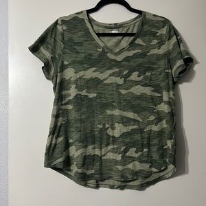 Old navy everyday camo T-shirt